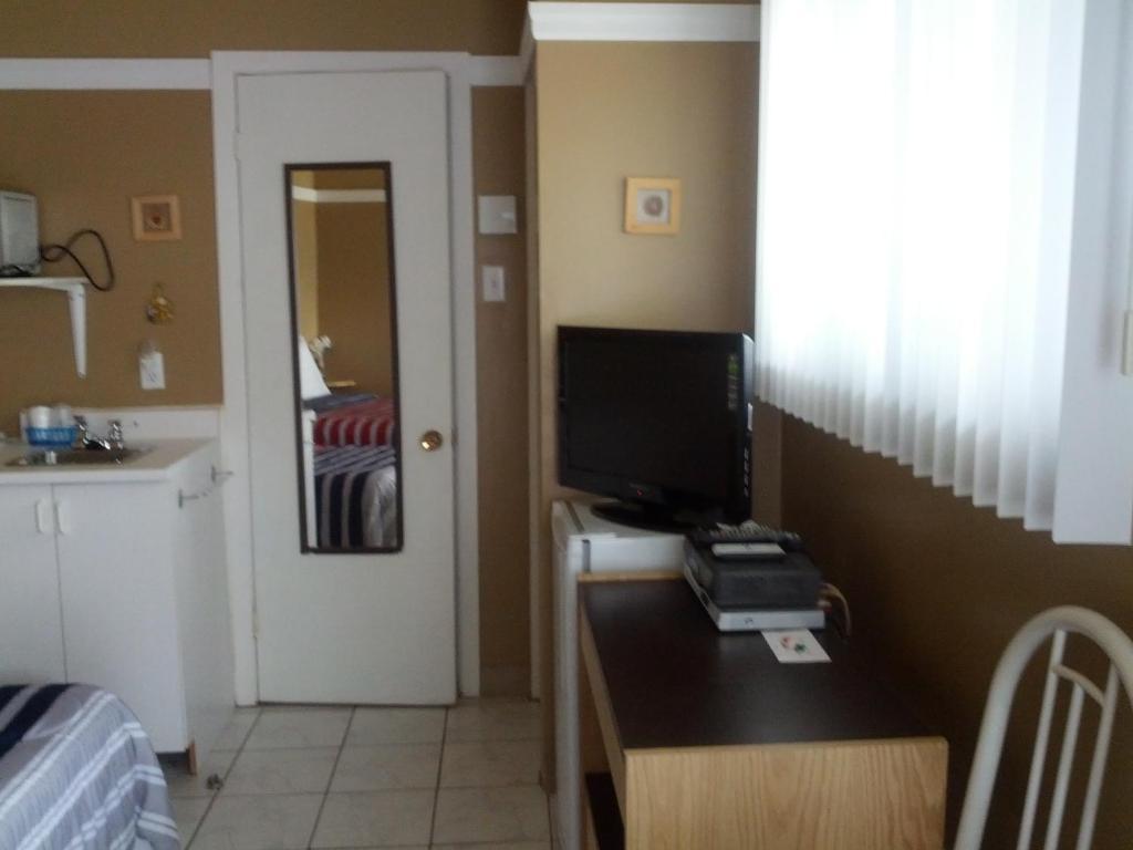 Motel Montgolfiere Jp Saint-Jean-sur-Richelieu Cameră foto